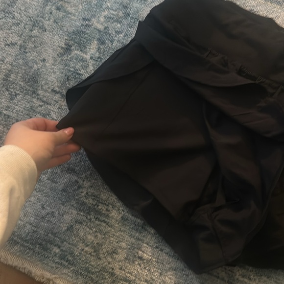 NWT HIGH RISE ALL IN MOTION 2-IN-1 SHORTS - Picture 4 of 8